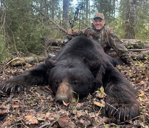 2025 Trophy Black Bear Bowhunting Alberta Canada